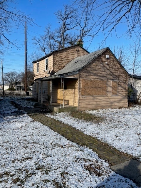 15032 Winchester Avenue — photo