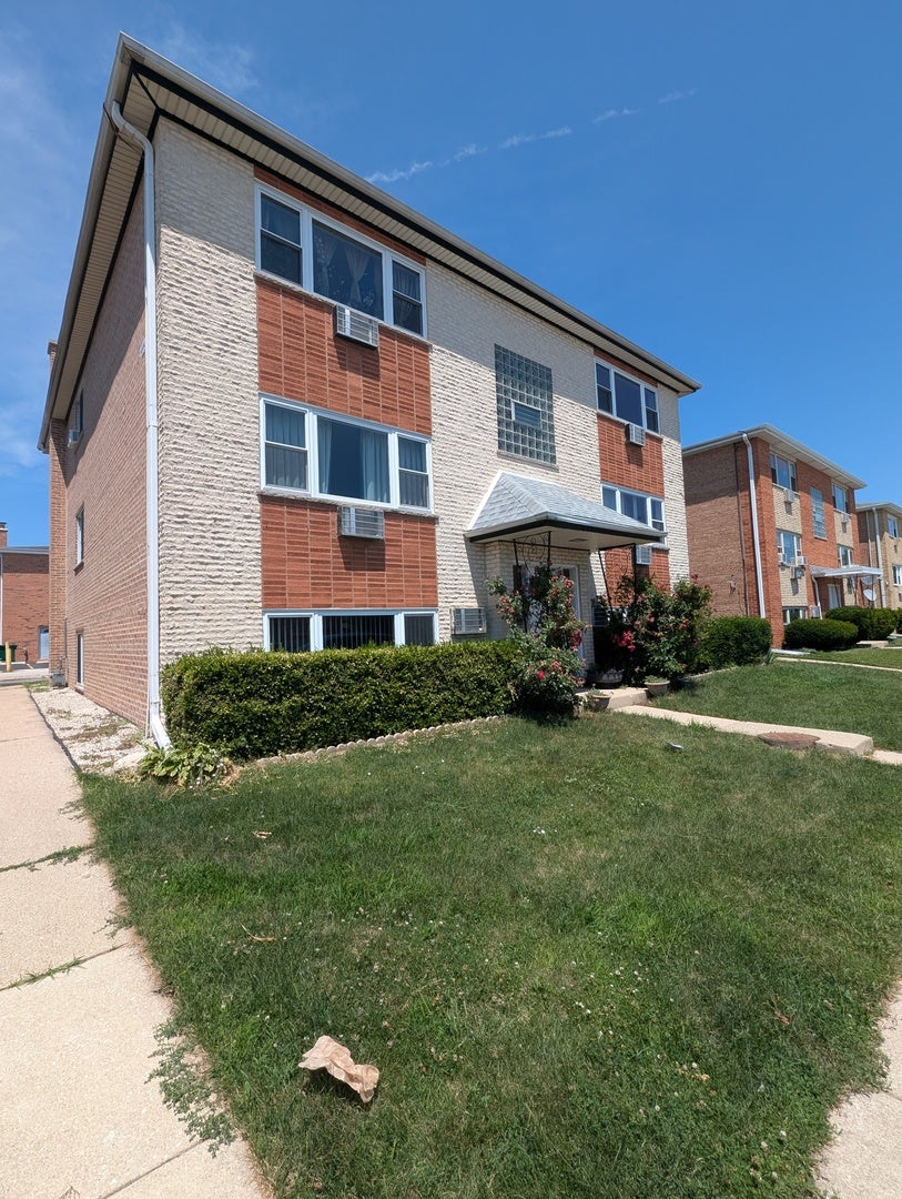 9216 Seymour Avenue 2E — photo