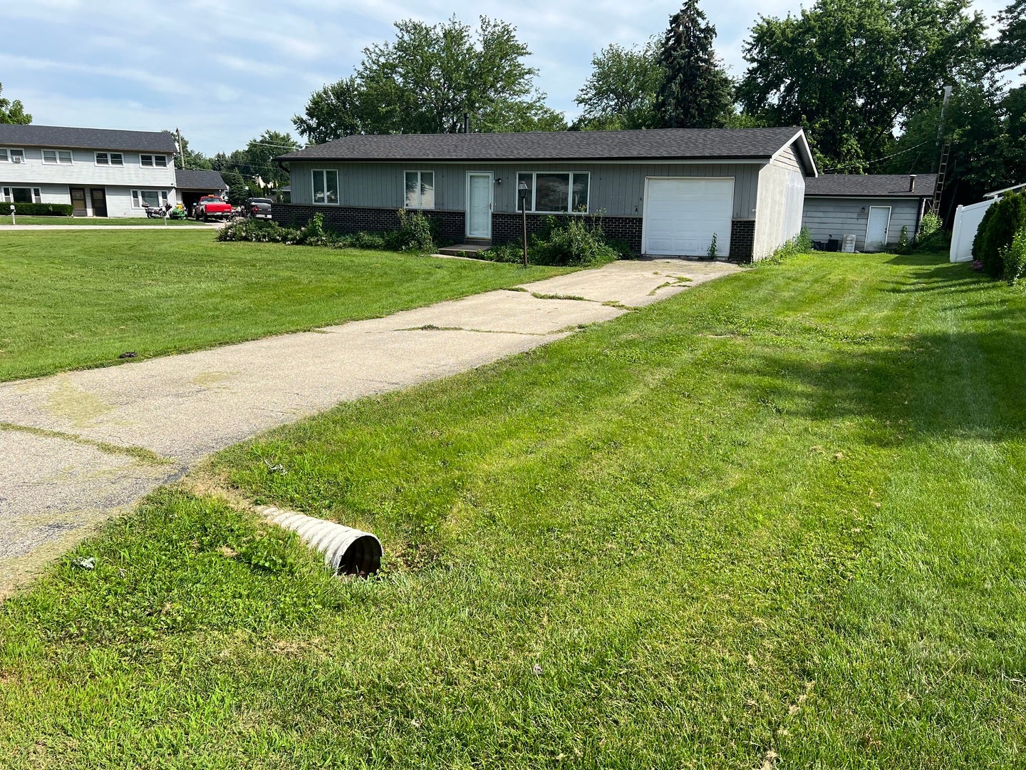 1 Shell Court — photo