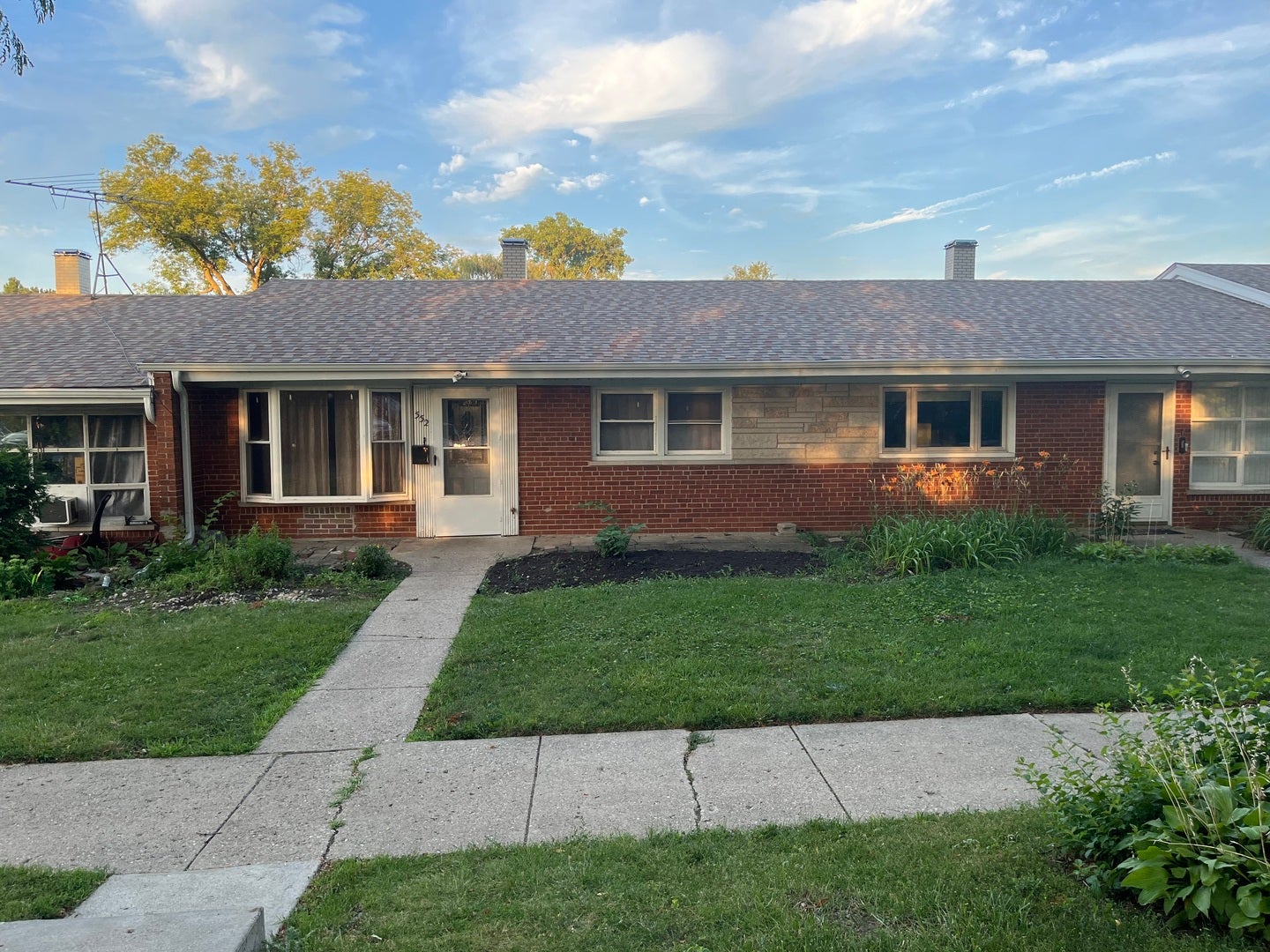 552 W Palatine Road 552 — photo