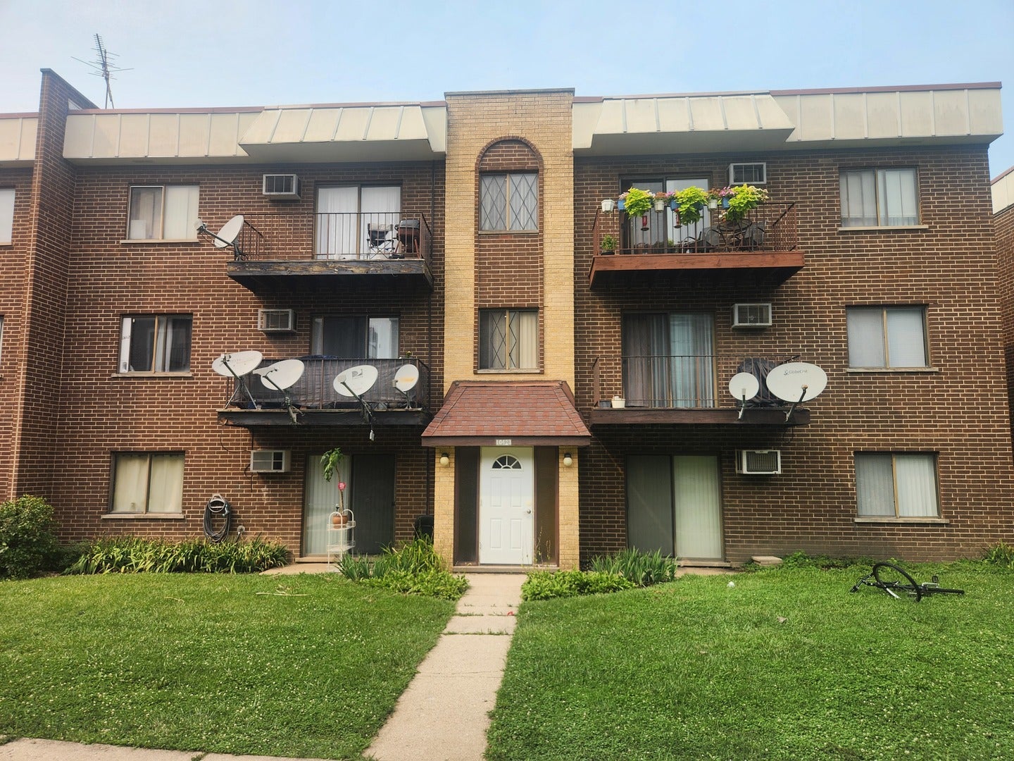 10423 Dearlove Road 2 — photo