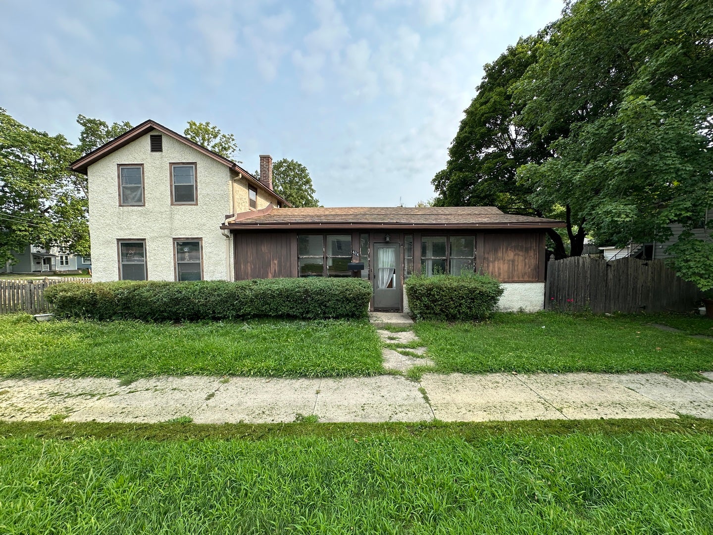 404 E 9th Street — photo