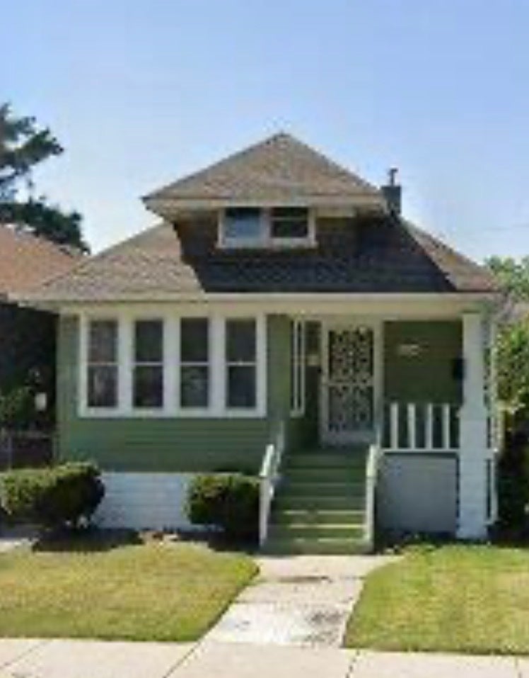 10216 S Perry Avenue — photo