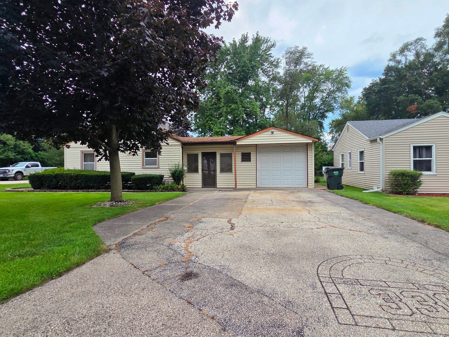 336 E Orchard Street — photo