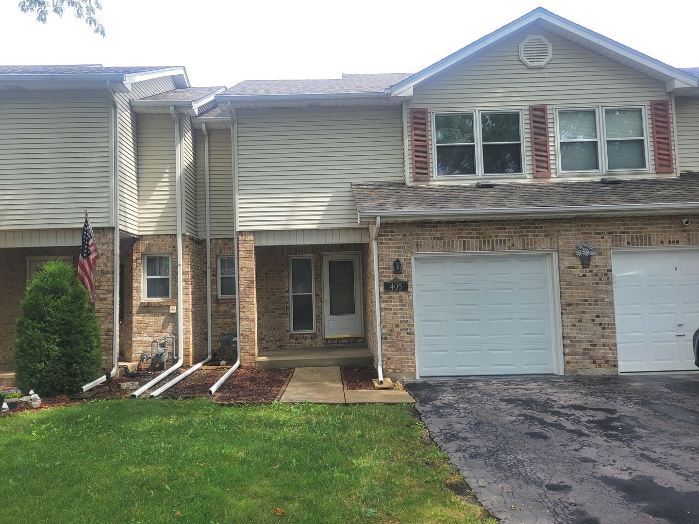 405 S Wenbriar Square — photo