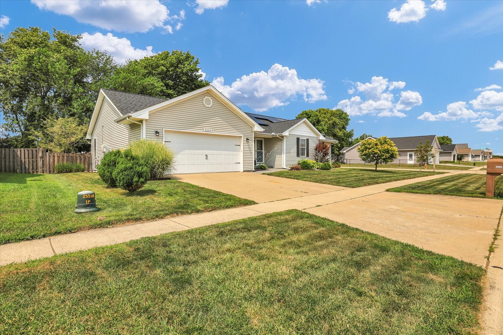 2509 N Skyline Drive — photo