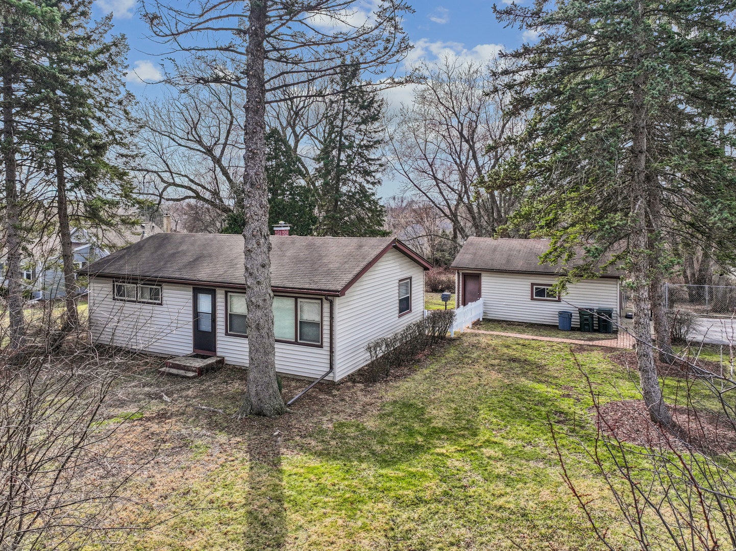 1484 N Hicks Road — photo