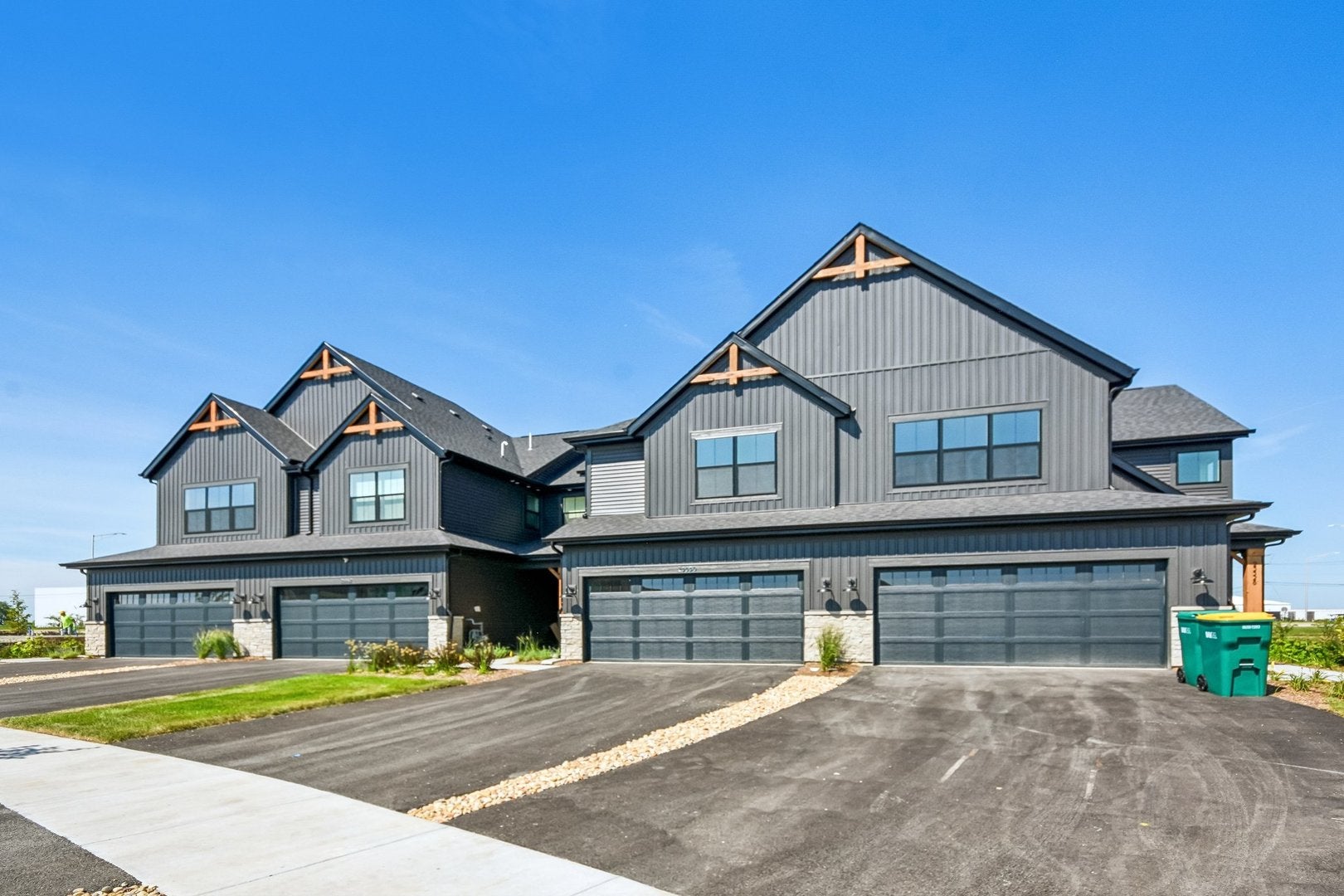 25530 W Emory Lane — photo