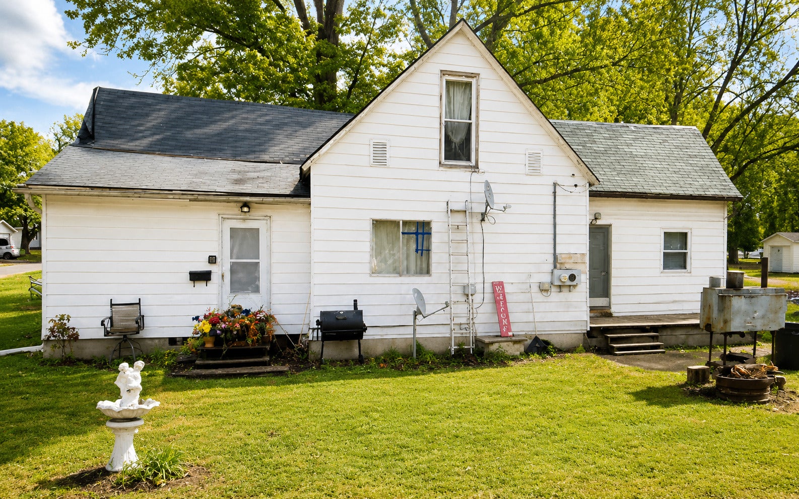 901 Howard Street — photo