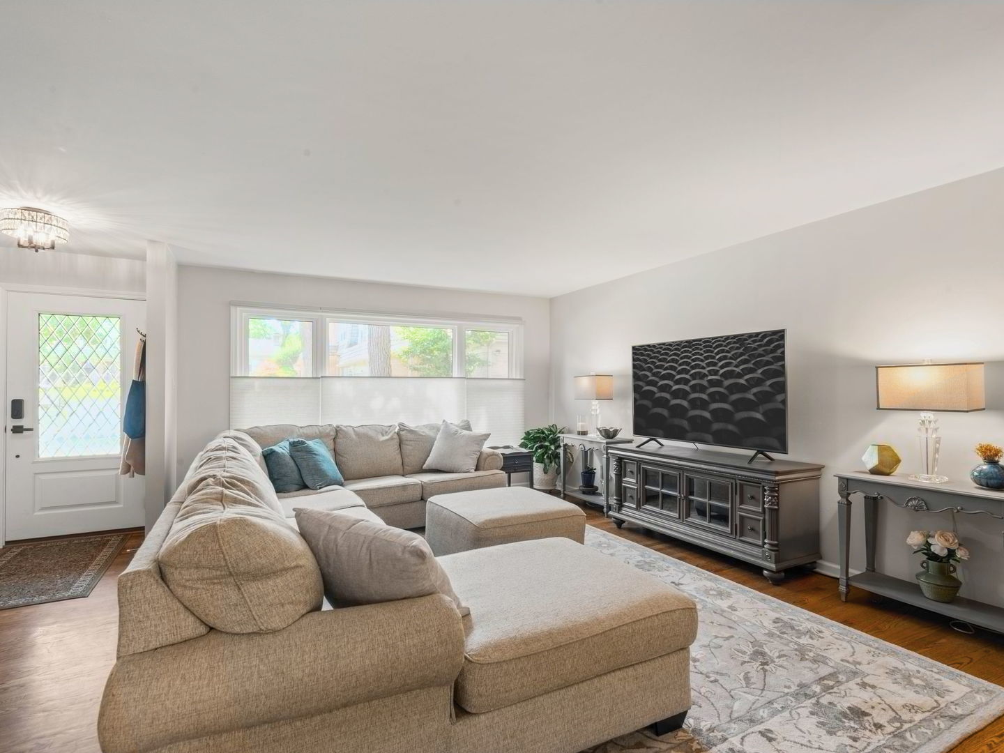 19W082 AVENUE BARBIZON — photo 2