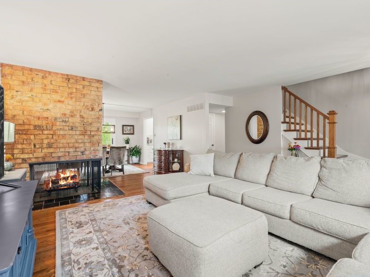 19W082 AVENUE BARBIZON — photo 3