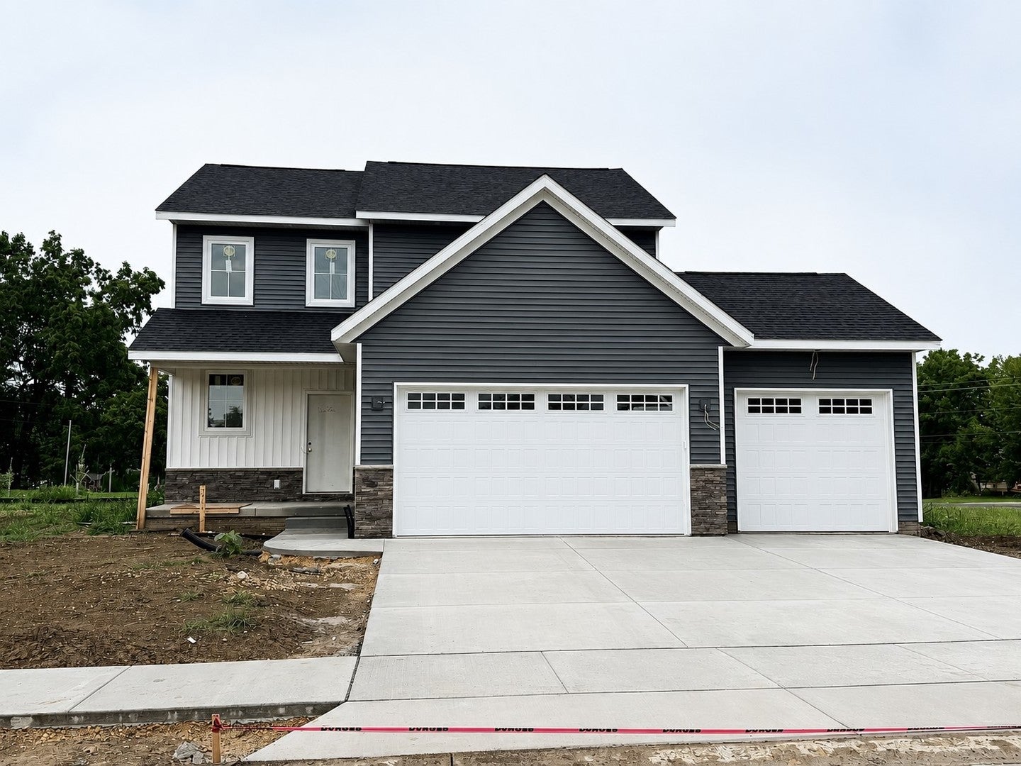 4711 Willow Circle — photo