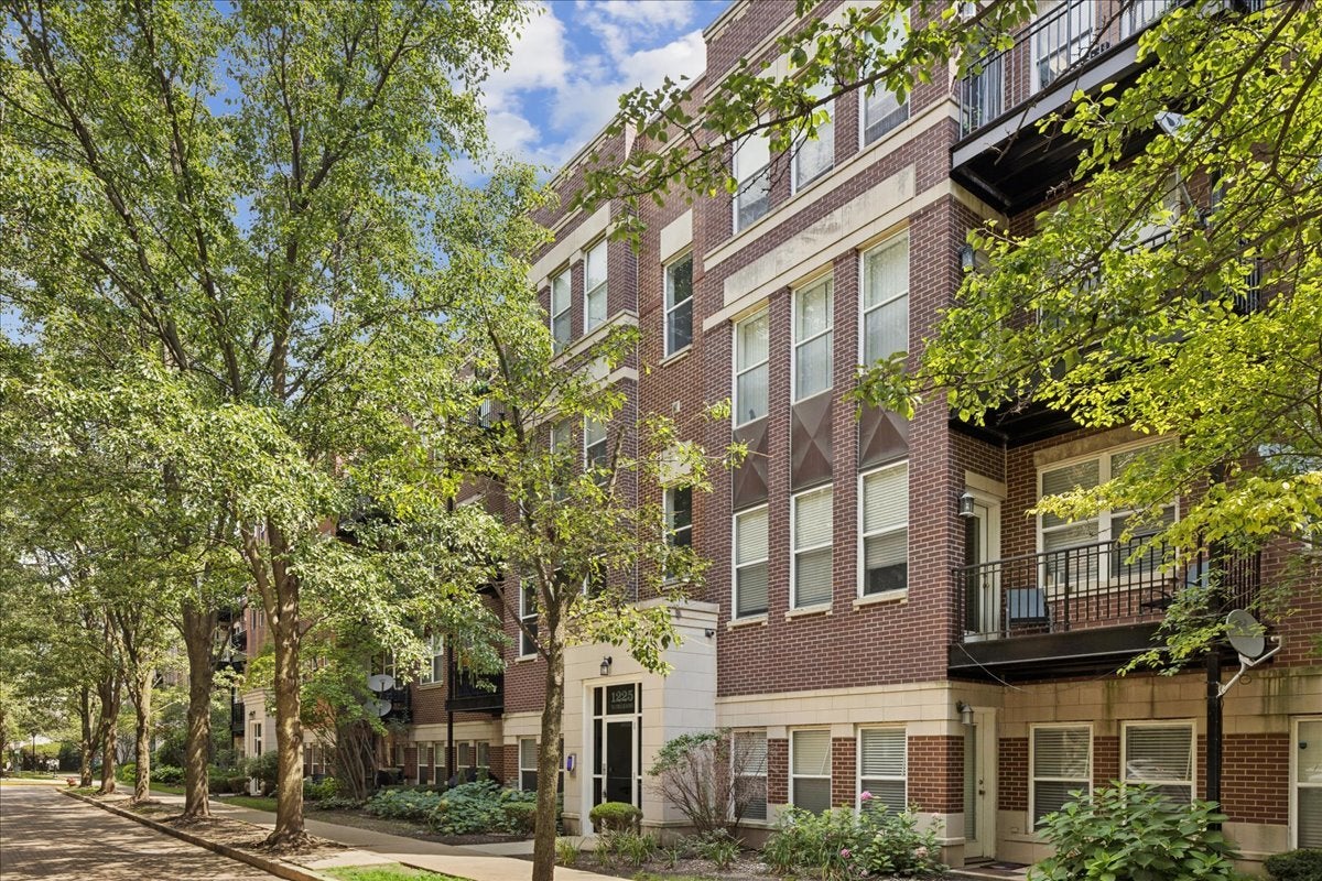 1225 N Orleans Street 602 — photo
