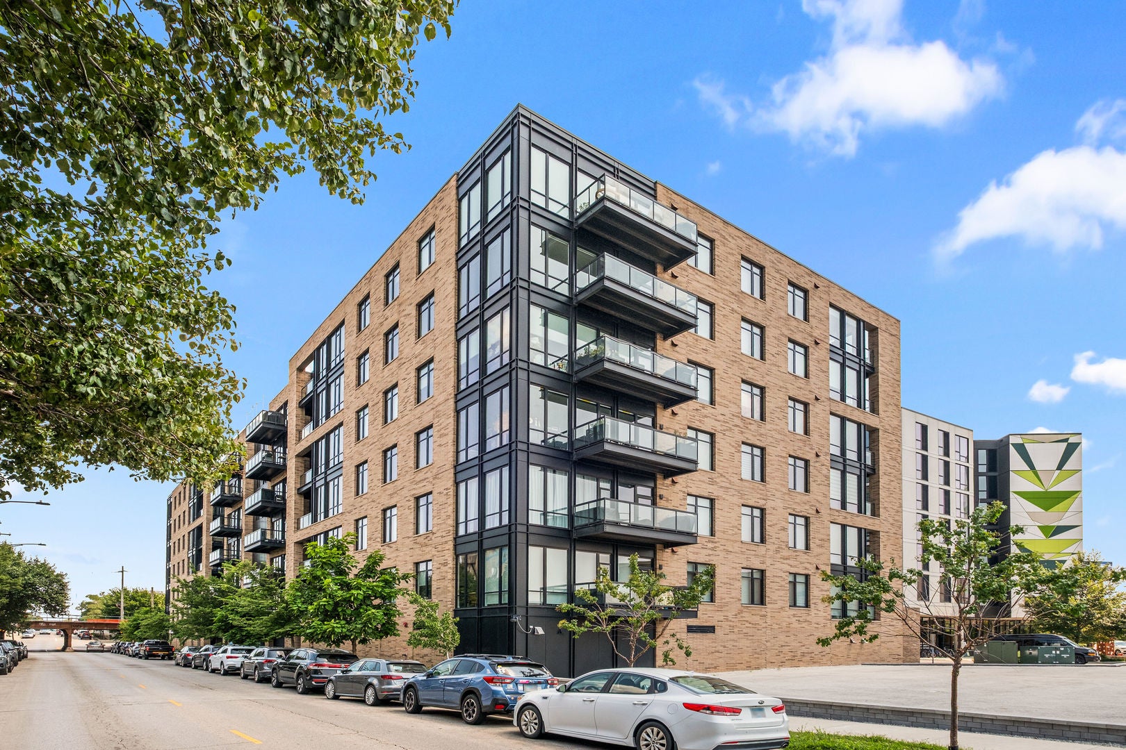 1701 W Webster Avenue 710 — photo