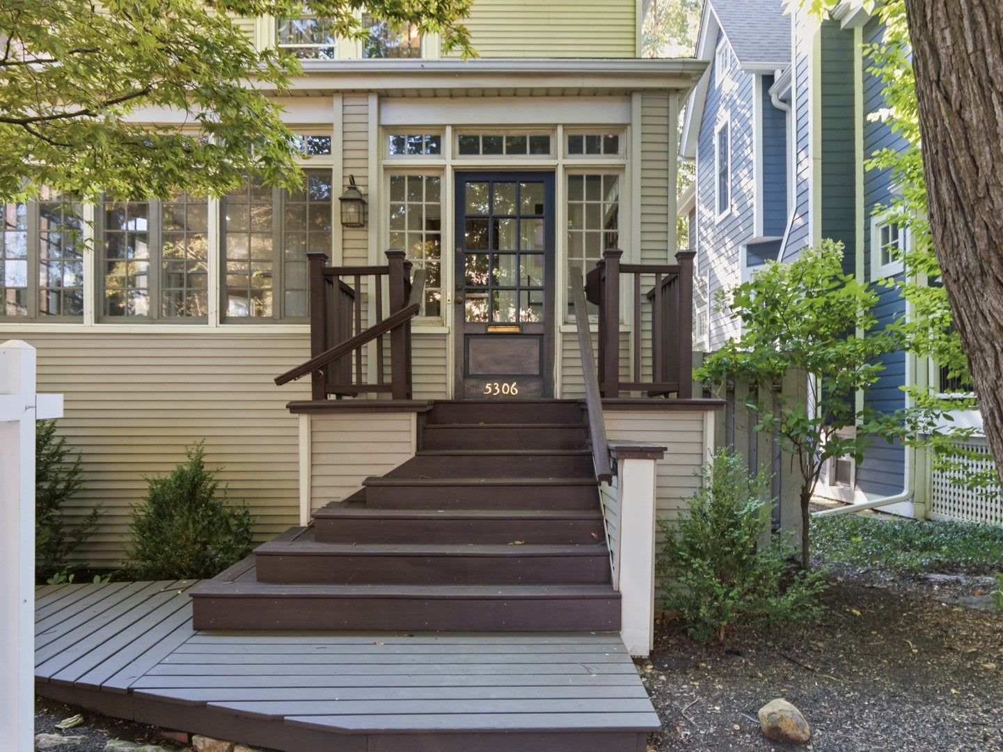 Home in Chicago, IL 60640 — photo 2