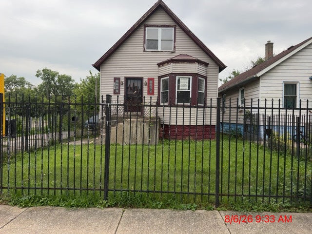 367 E 116th Street — photo