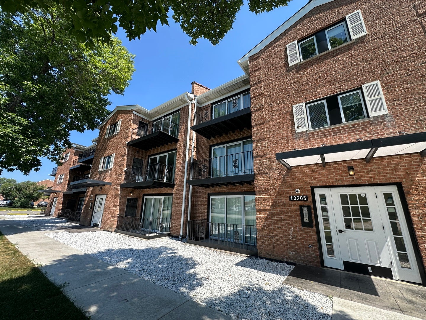 10205 Dearlove Road 202 — photo