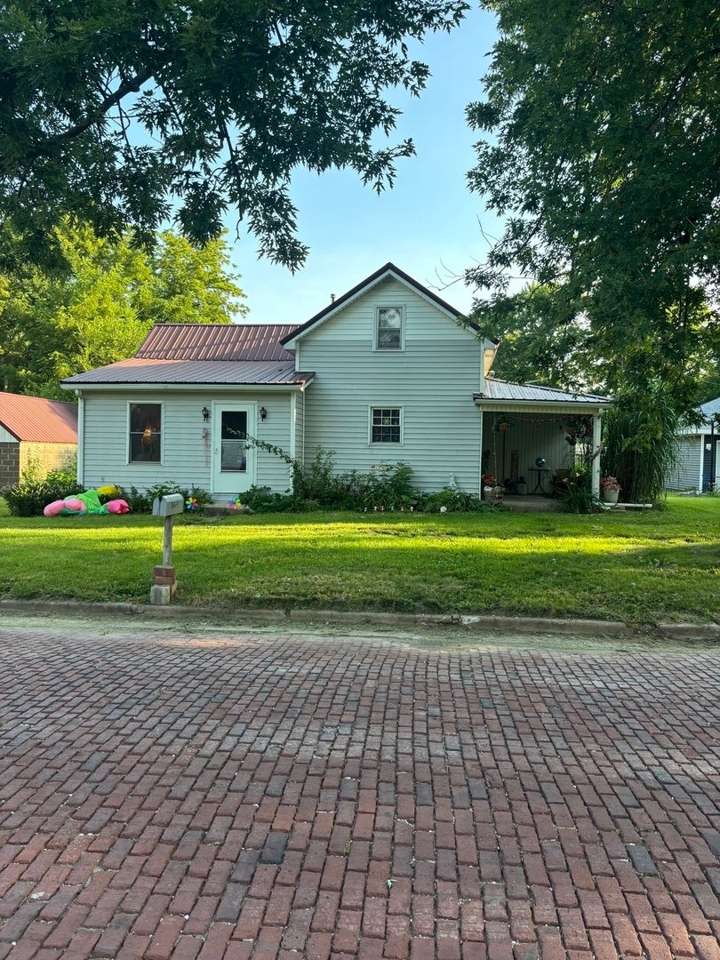 309 E Walnut Street — photo
