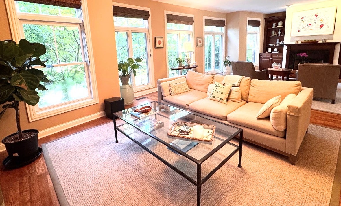 Home in Glenview, IL 60026 — photo 3