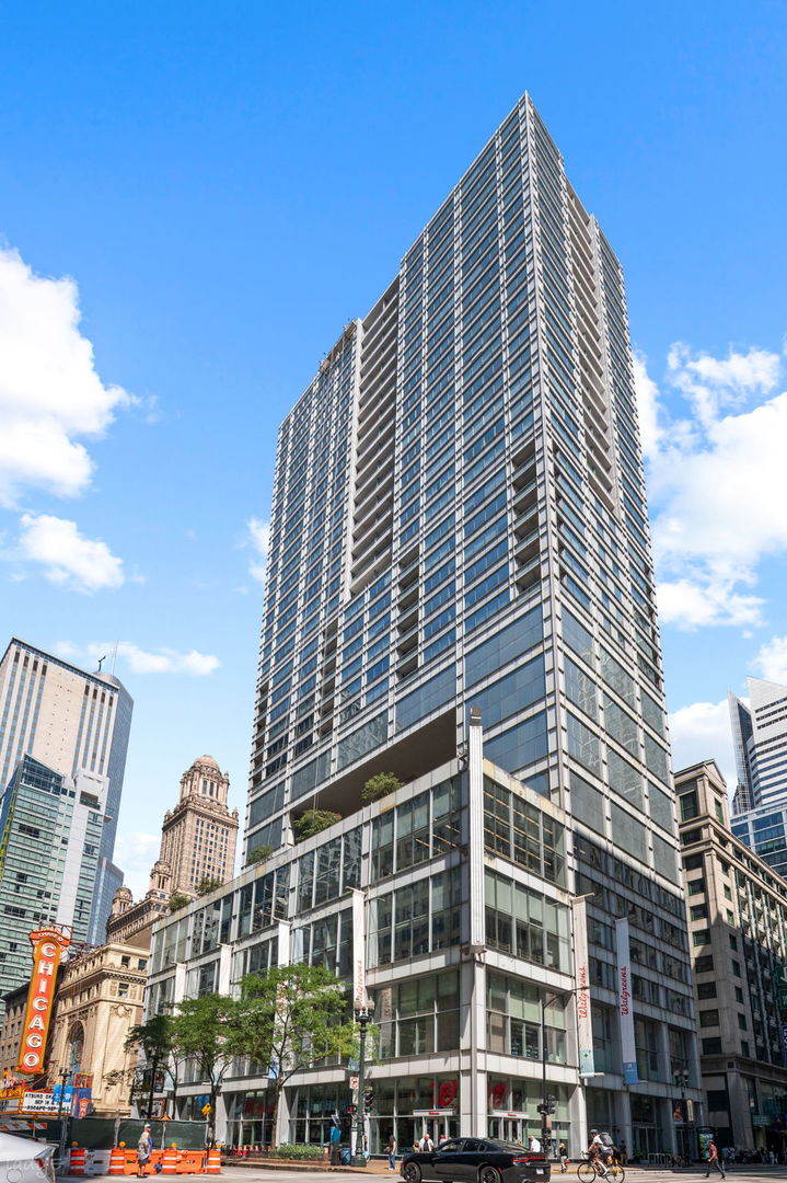 8 E Randolph Street 3202 — photo