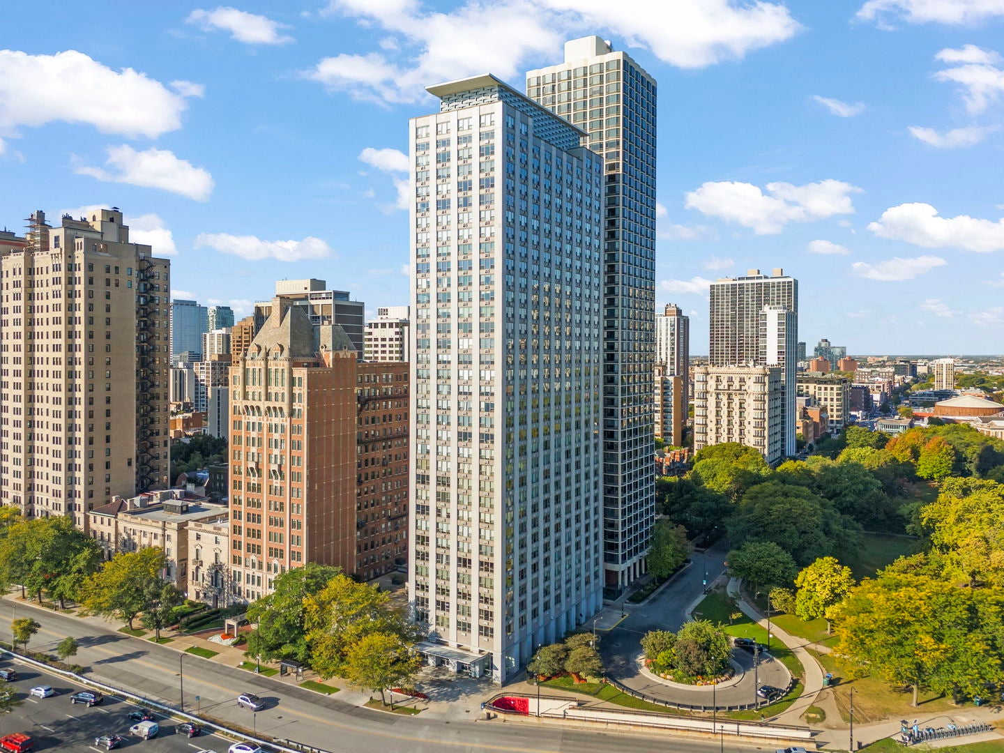 1550 N Lake Shore Drive 17B — photo