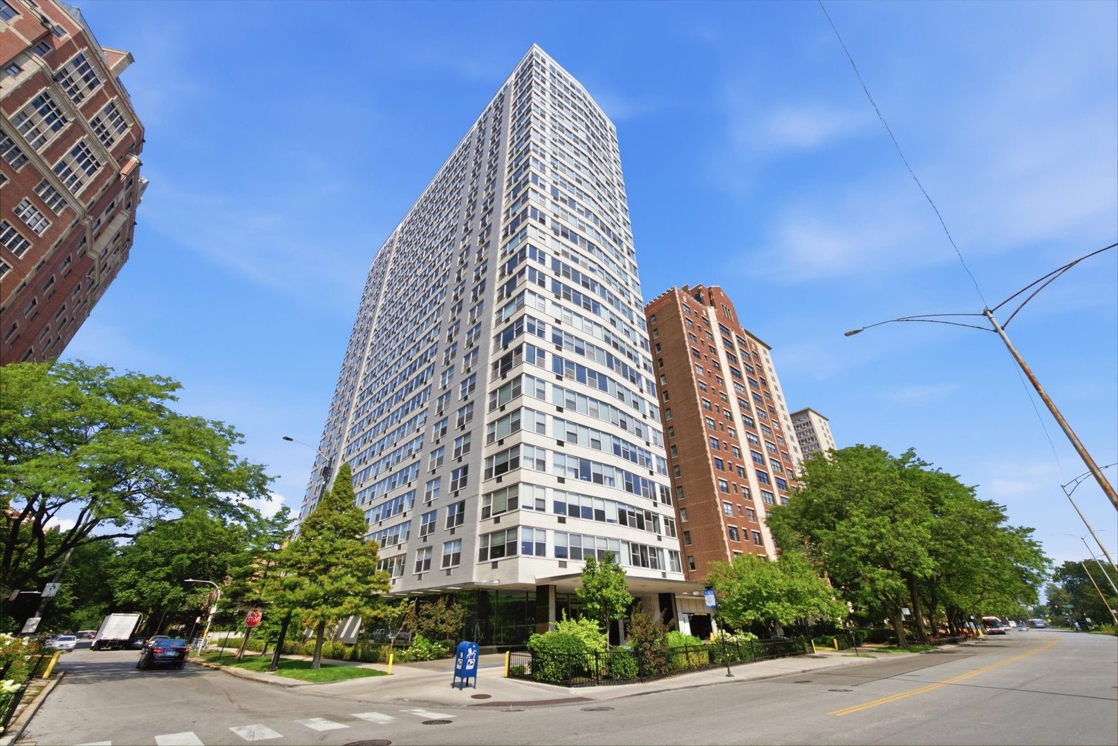 3900 N Lake Shore Drive 4B — photo