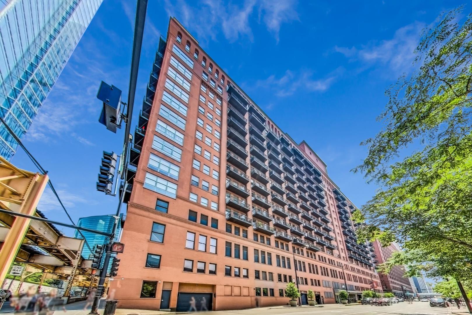 165 N Canal Street 1426 — photo