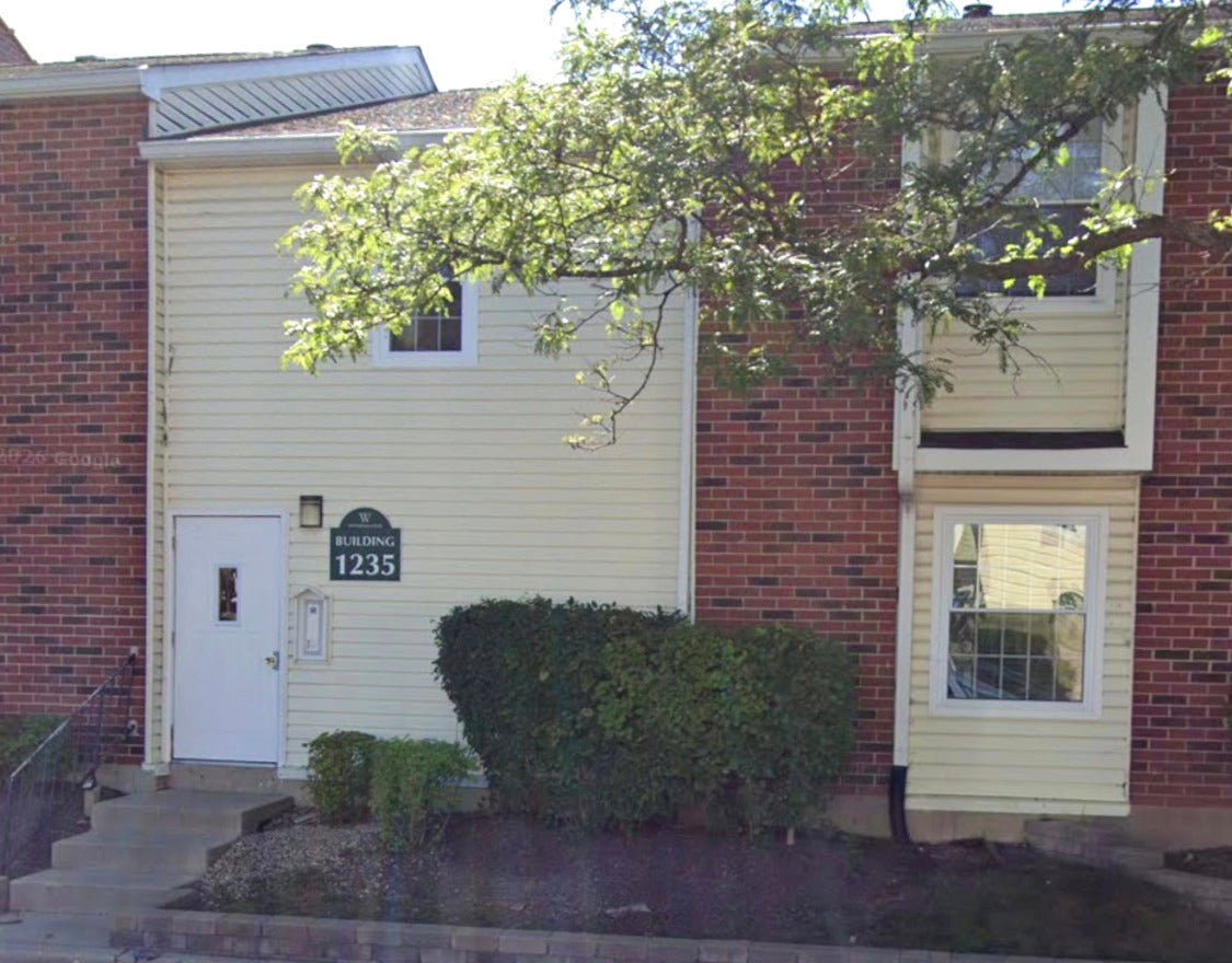 1235 Wyndham Court 202 — photo