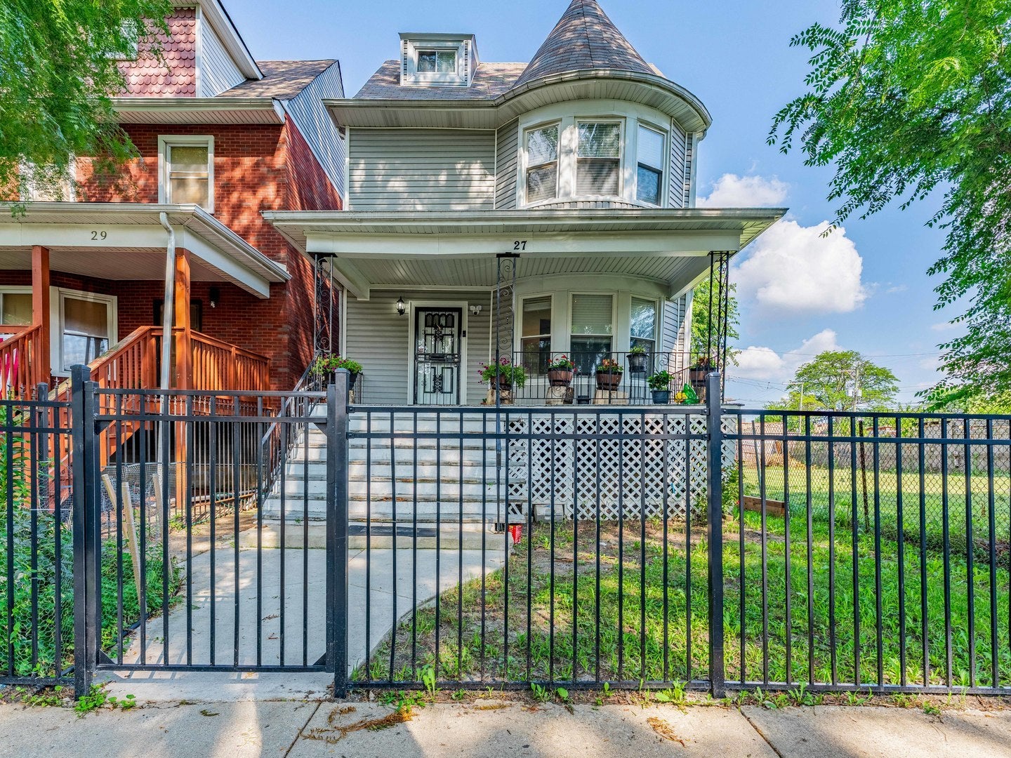 27 N Lockwood Avenue — photo
