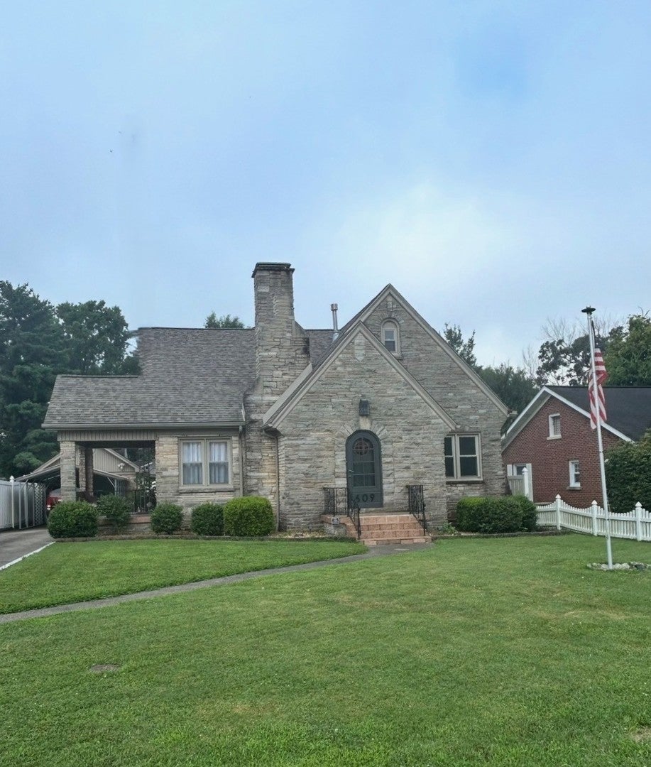 609 Elm Street — photo