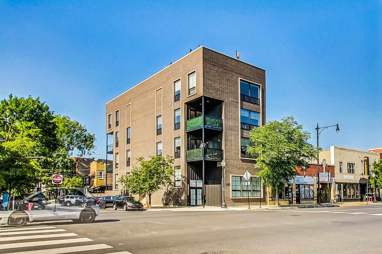 3024 W Irving Park Road 3S — photo