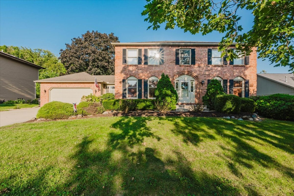 4 Inverness Drive — photo
