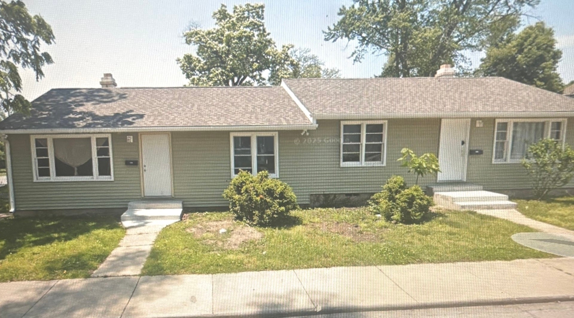 203 S Elm Avenue 203 — photo