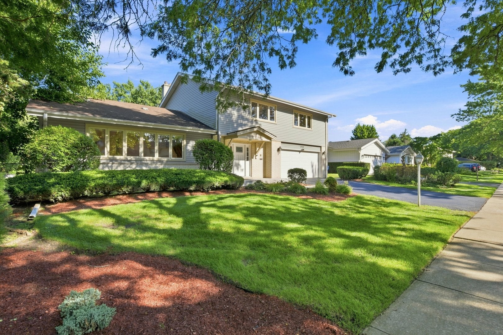 1727 Ellendale Drive — photo