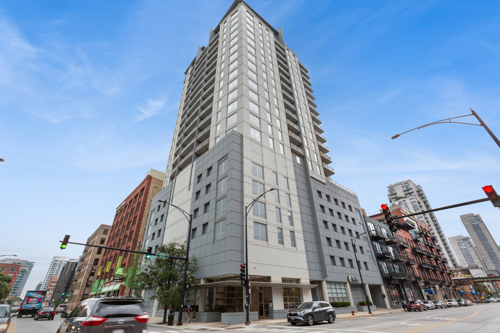330 W Grand Avenue 1403 — photo