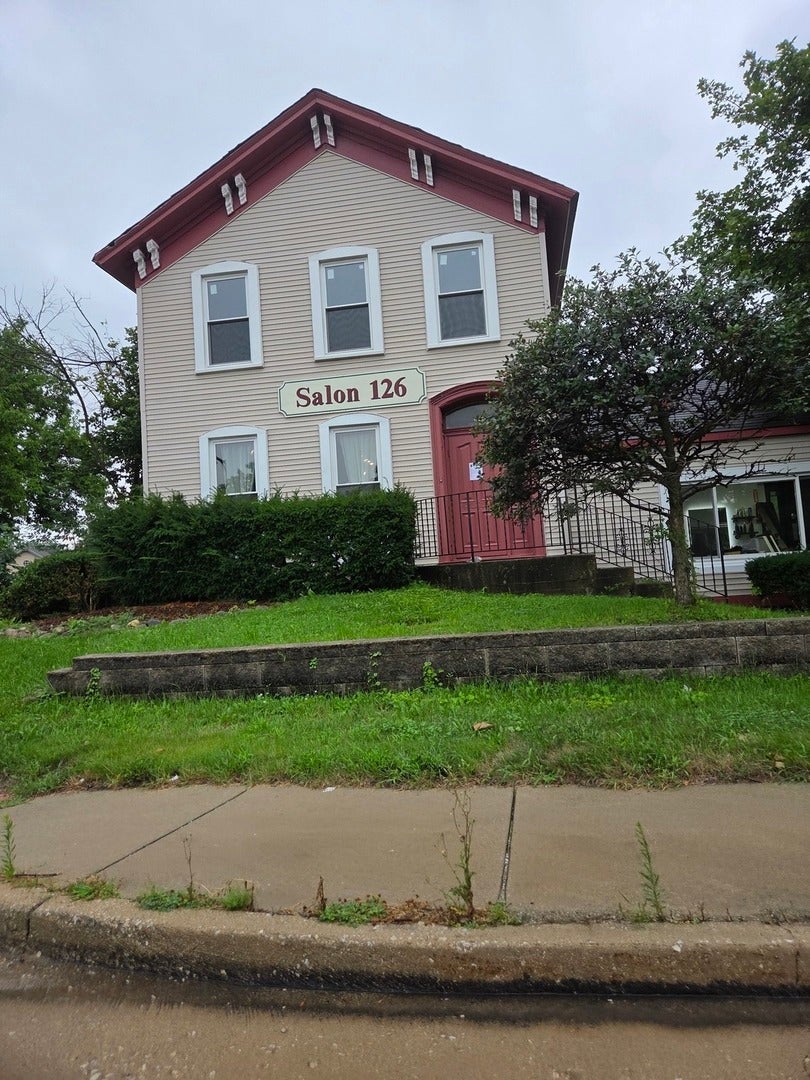 126 W Lake Street — photo