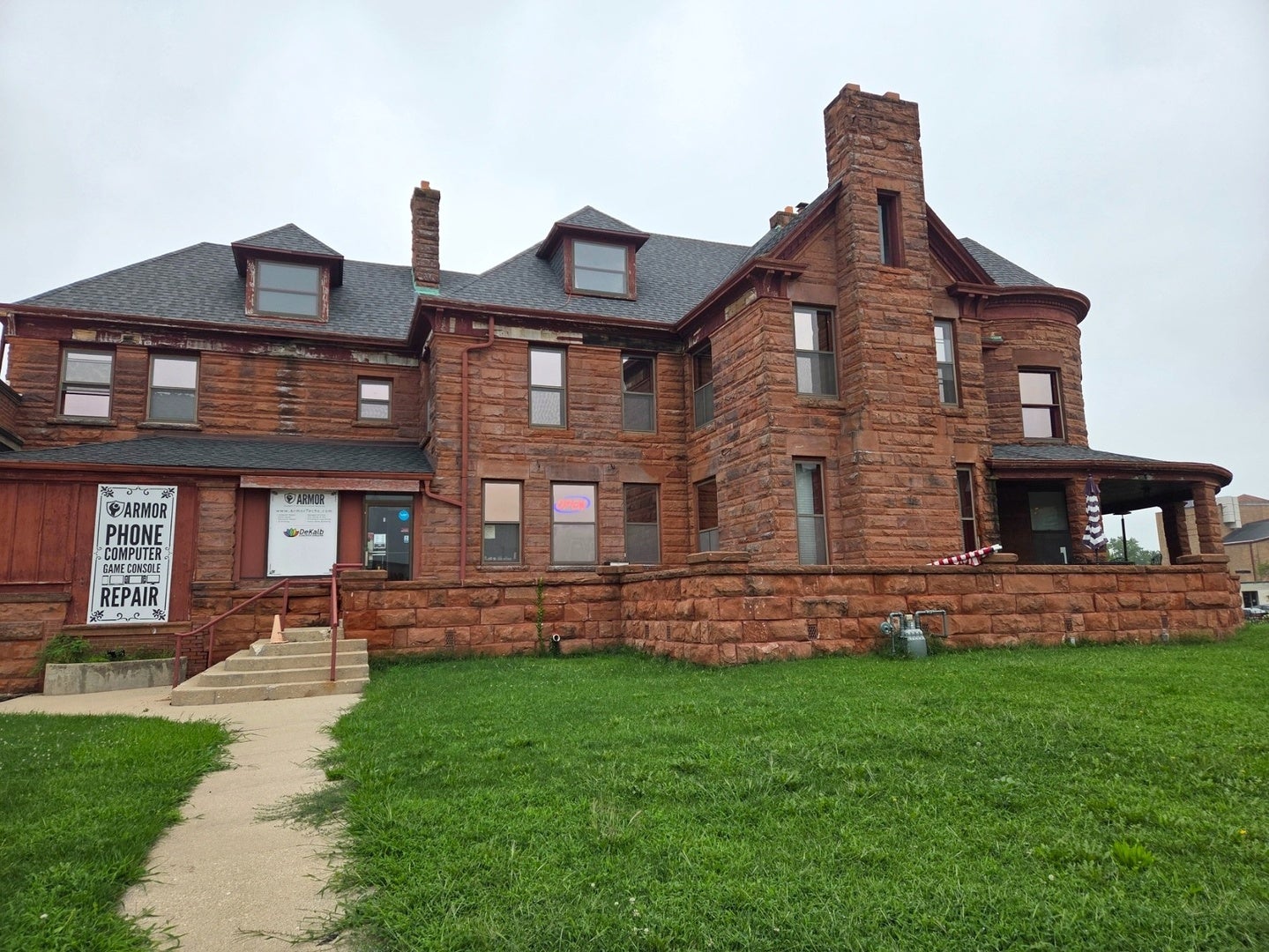 105 W Lincoln Highway 4 — photo