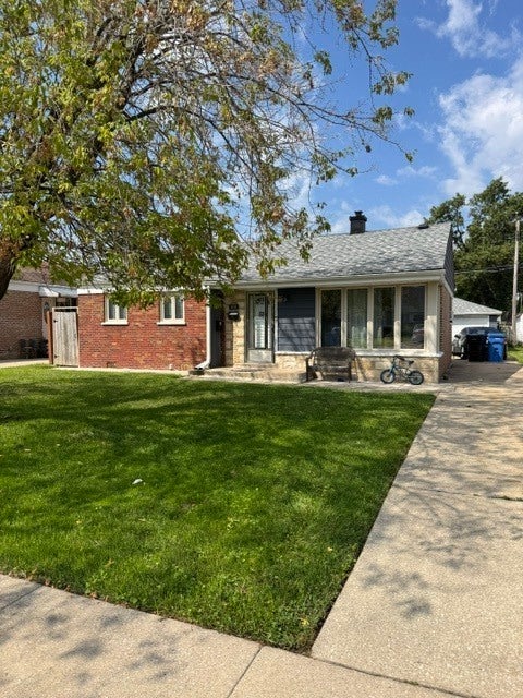 8132 S Kilbourn Avenue — photo