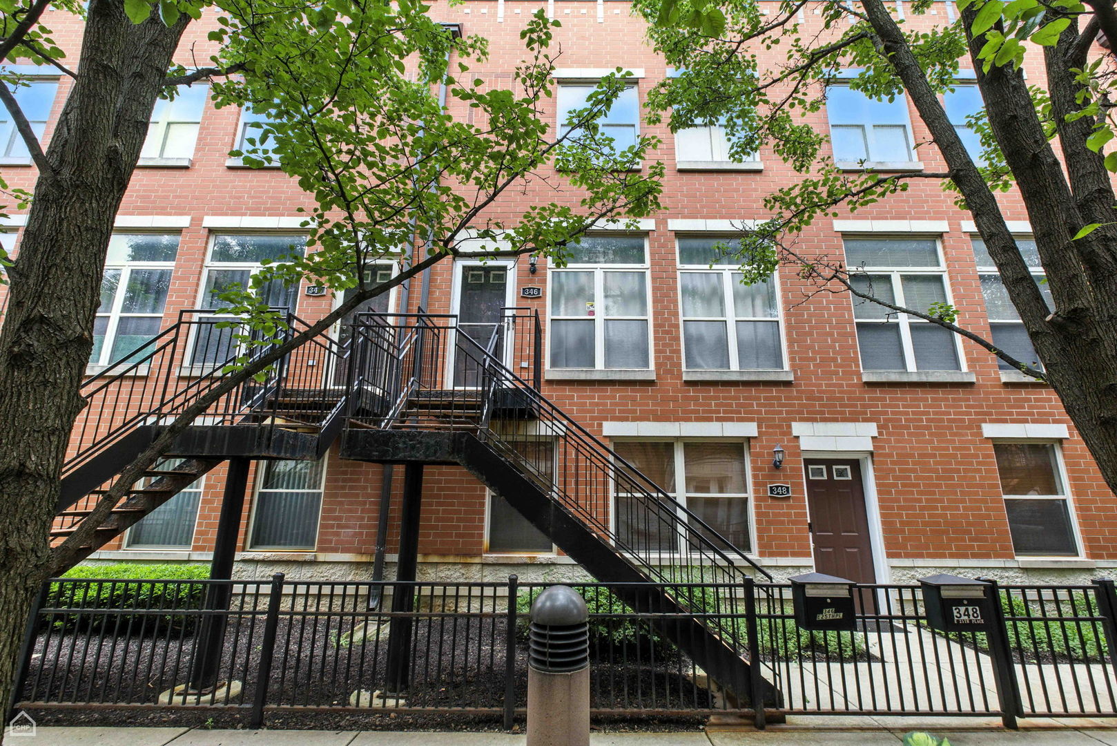 346 E 25th Place 25 — photo