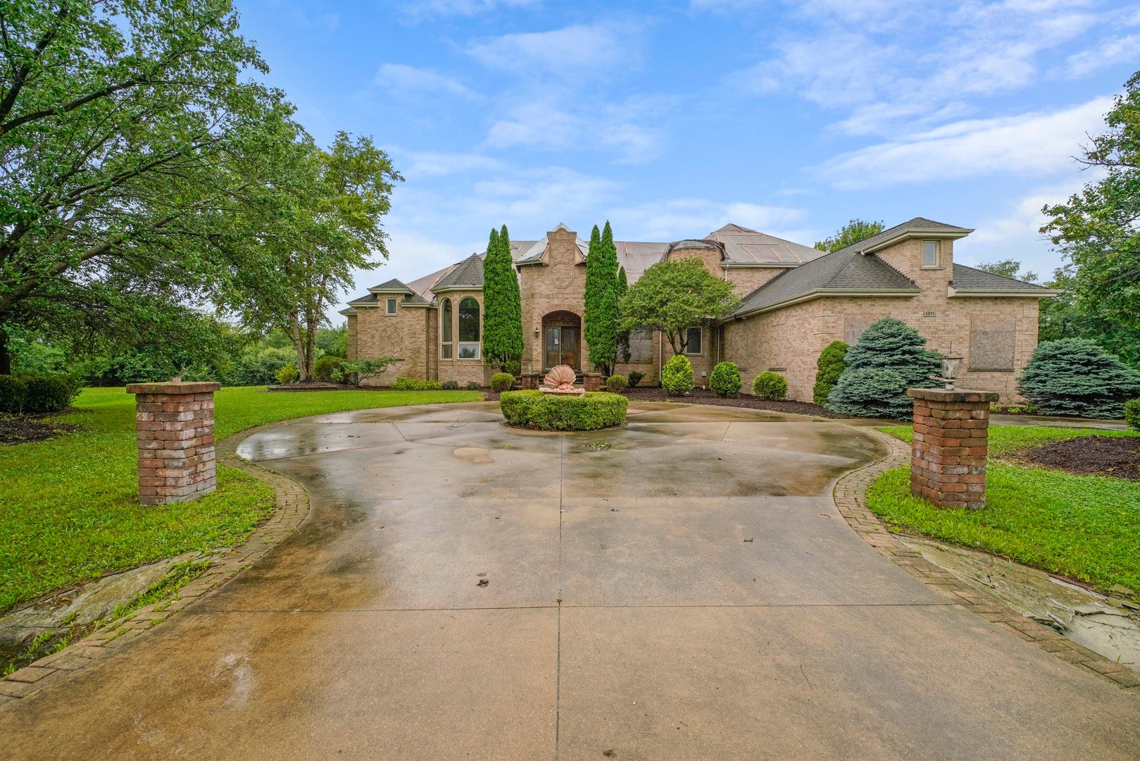 1071 Country Lane — photo