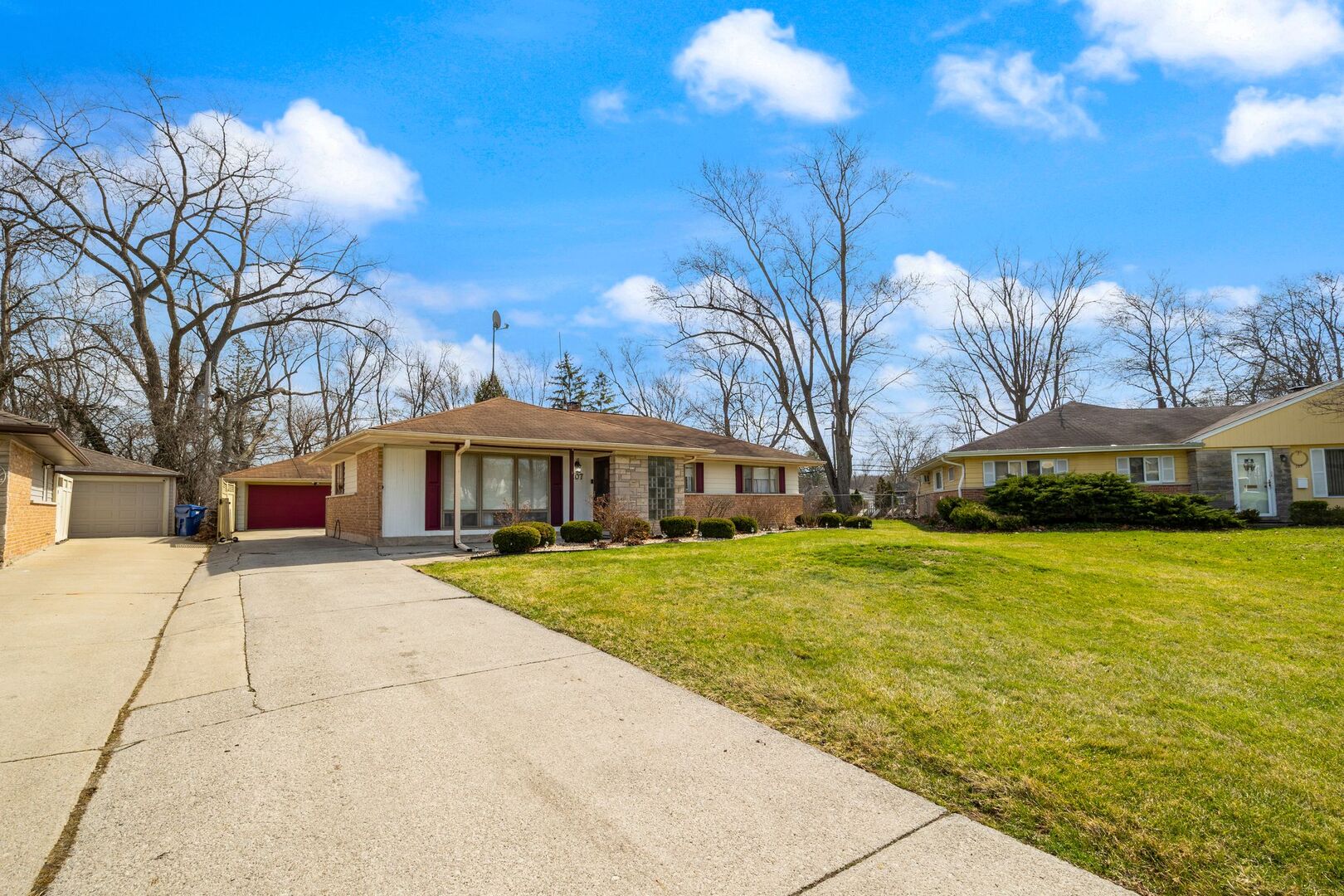 Home in Park Forest, IL 60466 — photo 2