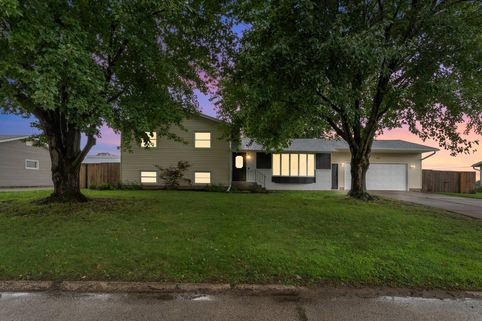 225 Melodie Lane — photo