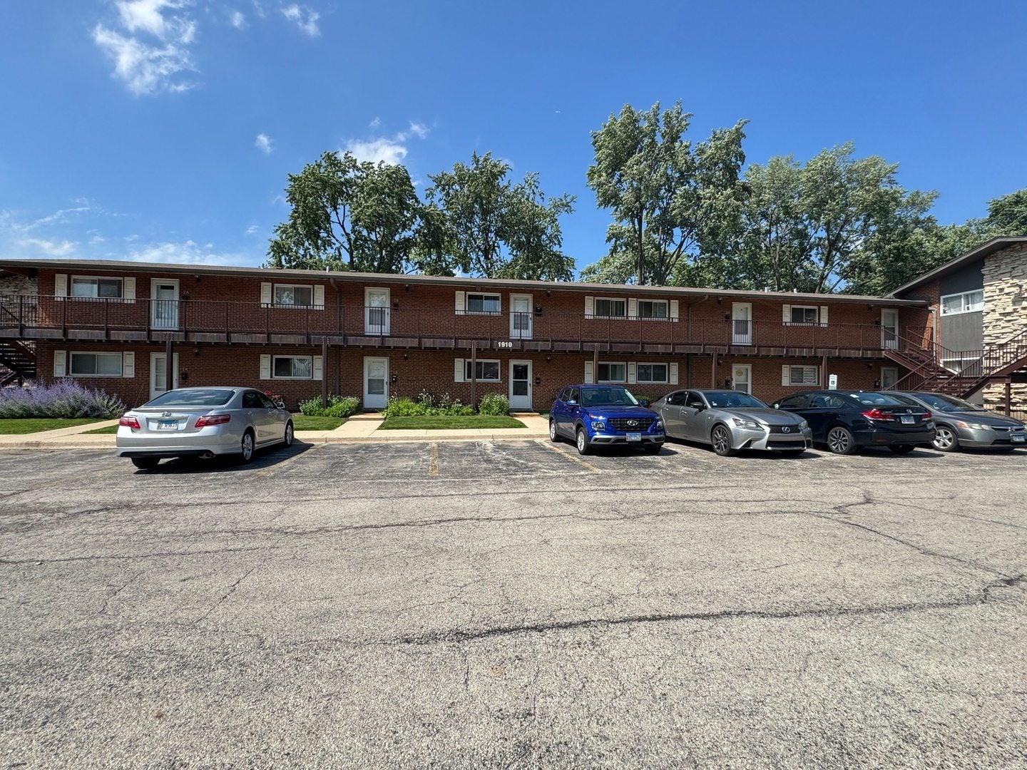 1910 W Hatherleigh Court 2C — photo