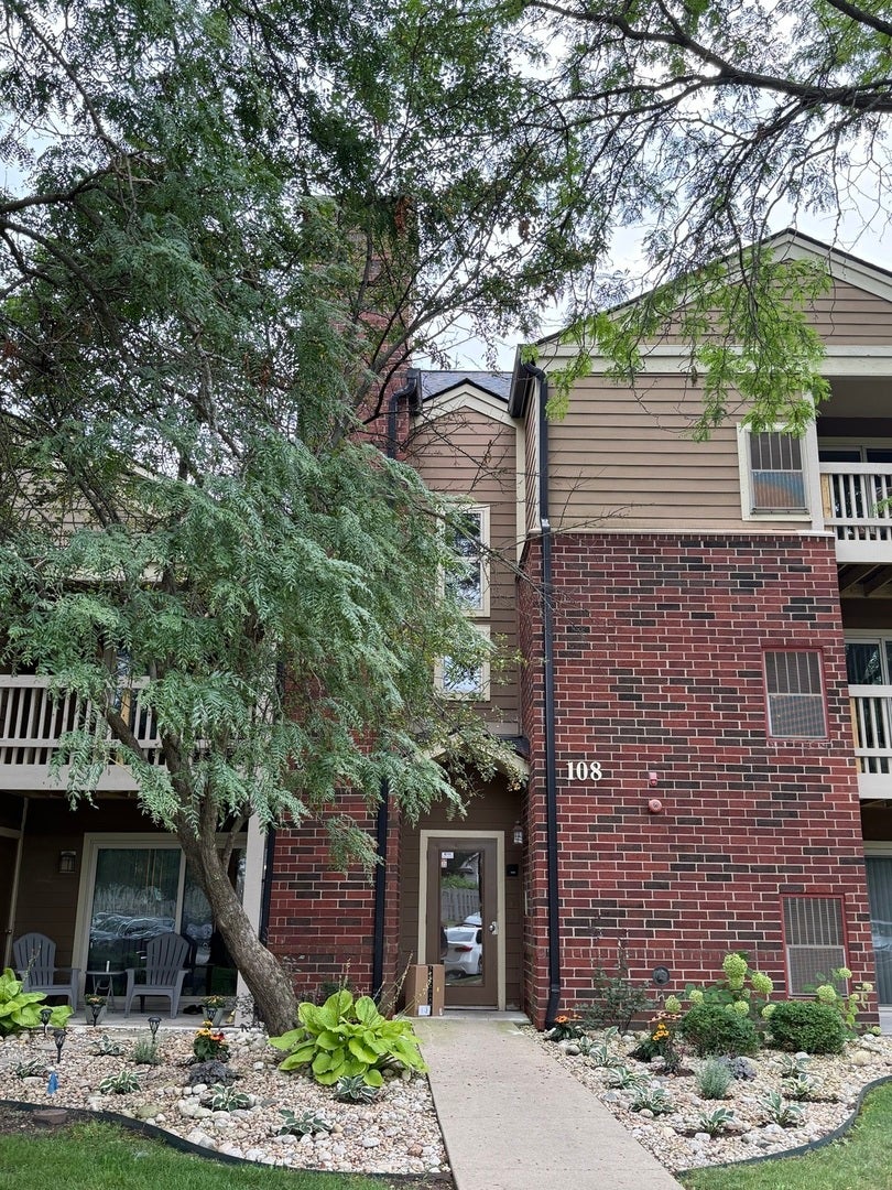108 Glengarry Drive 304 — photo