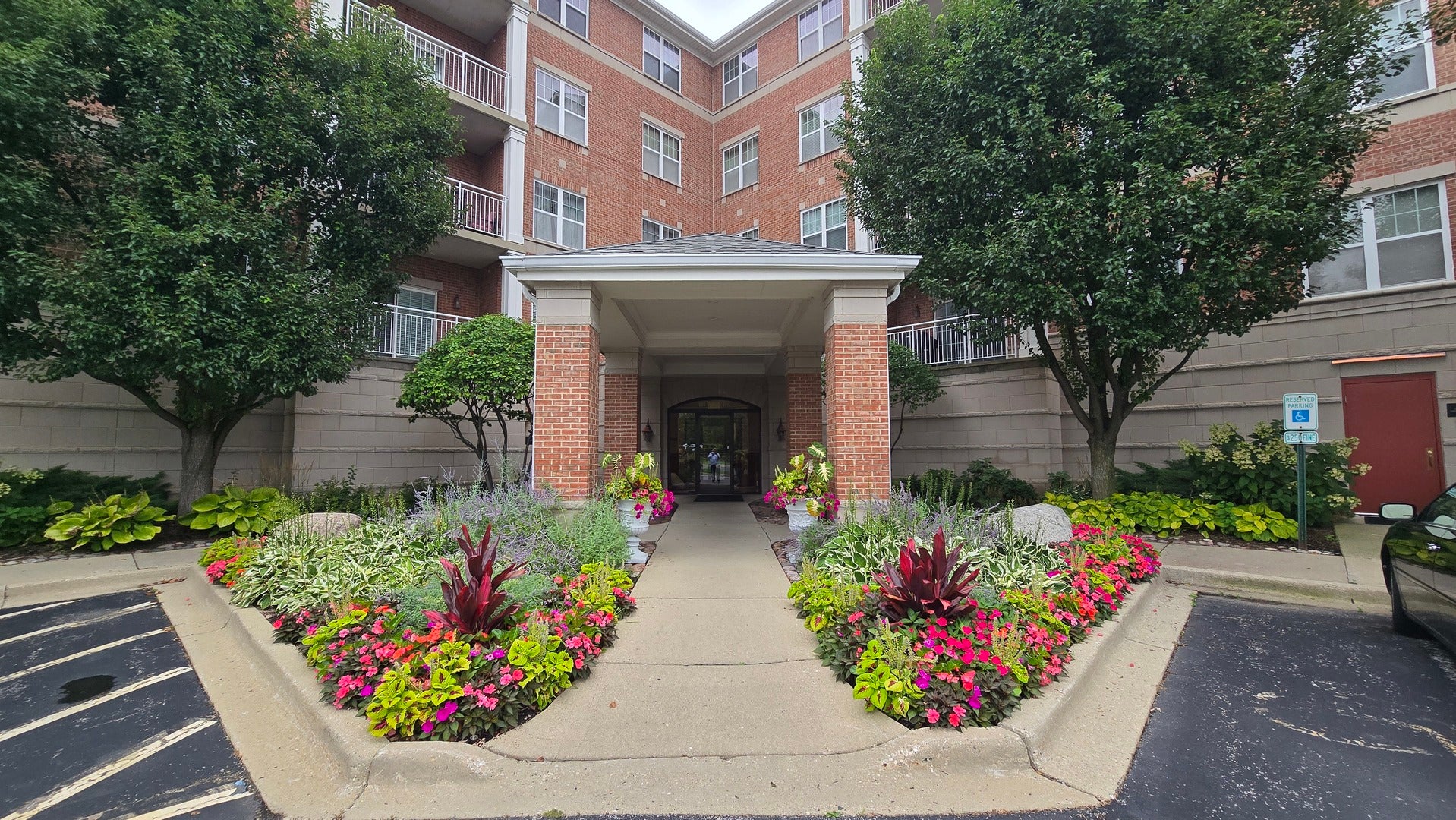 101 Pointe Drive 302 — photo