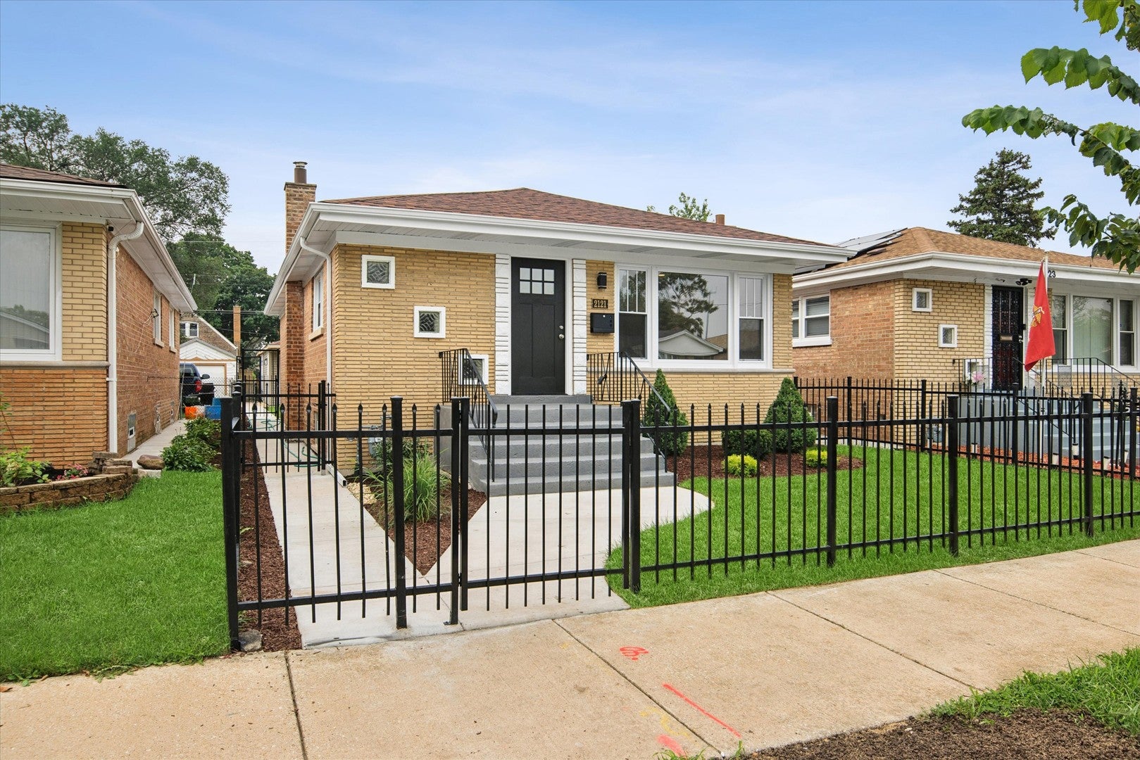 2121 W 71st Place — photo