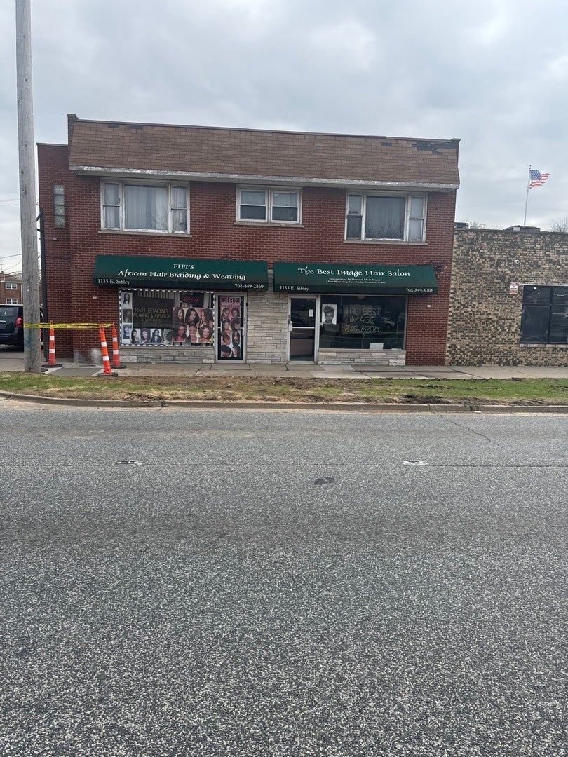 1135 E Sibley Boulevard — photo