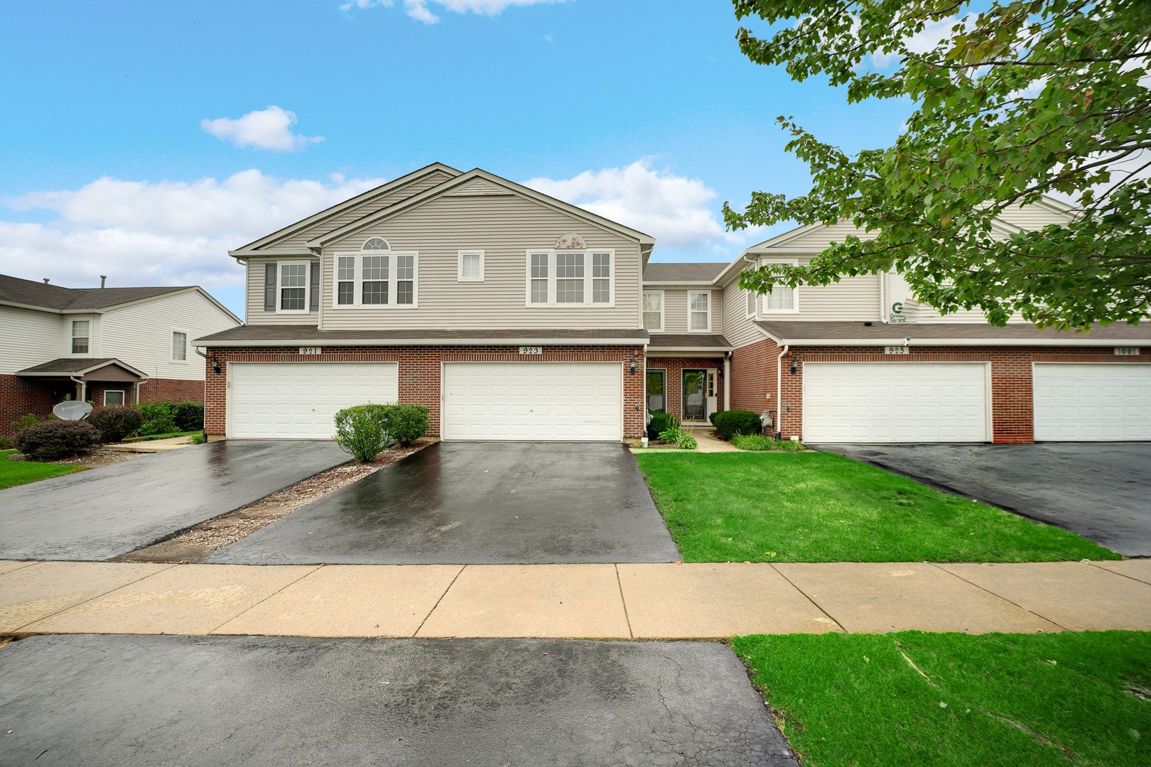 923 Fieldside Drive — photo