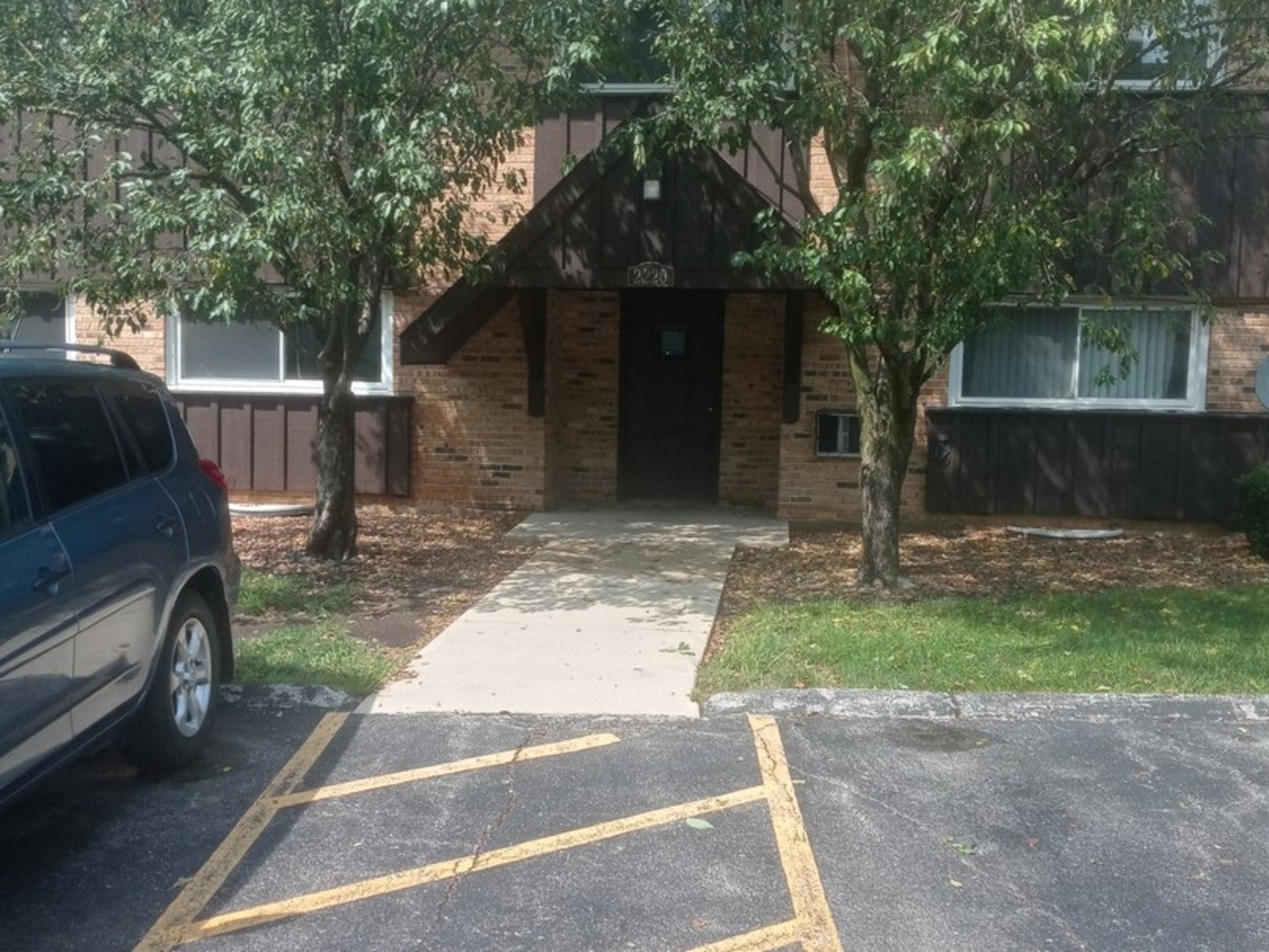 2220 Arbor Circle 26 — photo