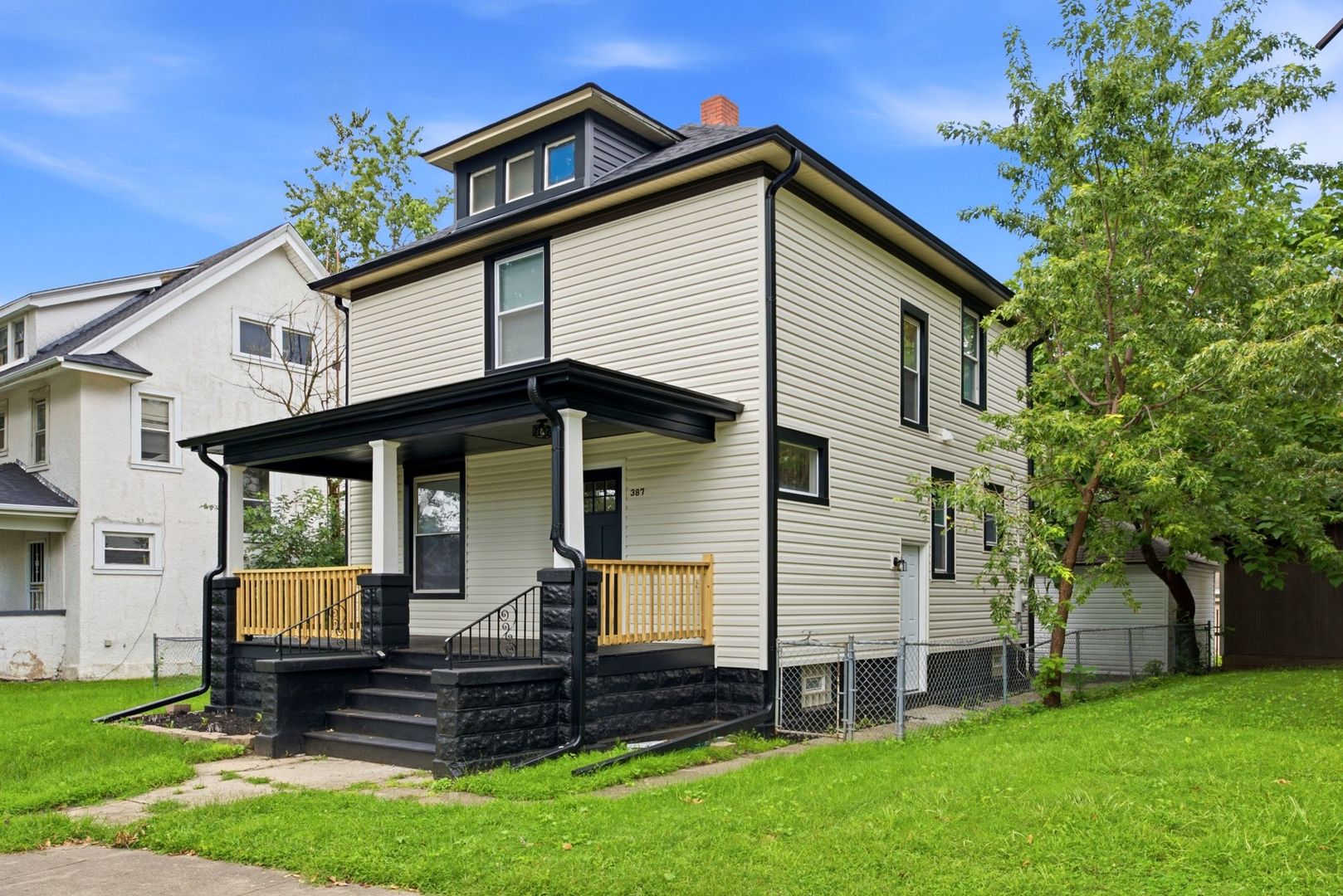 387 S Evergreen Avenue — photo